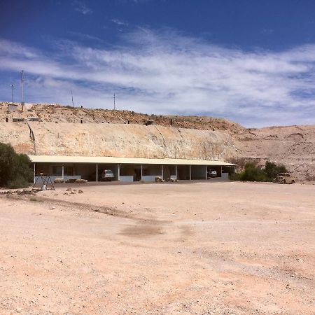 Dug Out B&B Apartments Coober Pedy Exterior foto