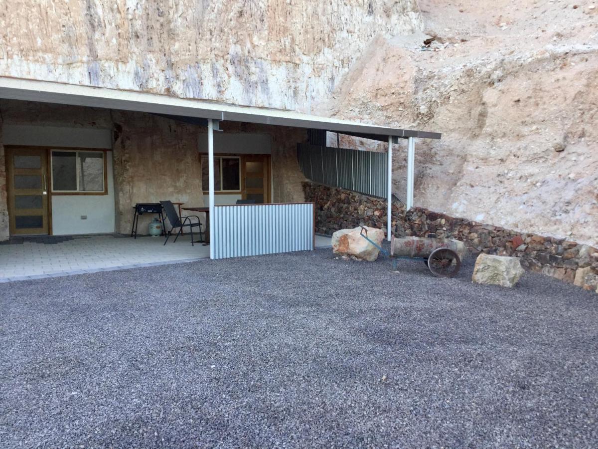 Dug Out B&B Apartments Coober Pedy Exterior foto