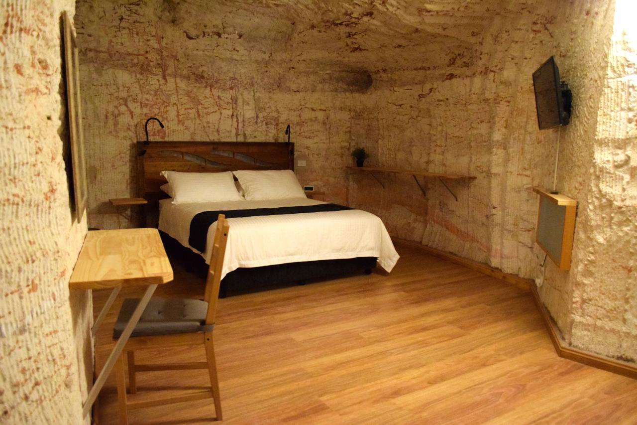 Dug Out B&B Apartments Coober Pedy Exterior foto