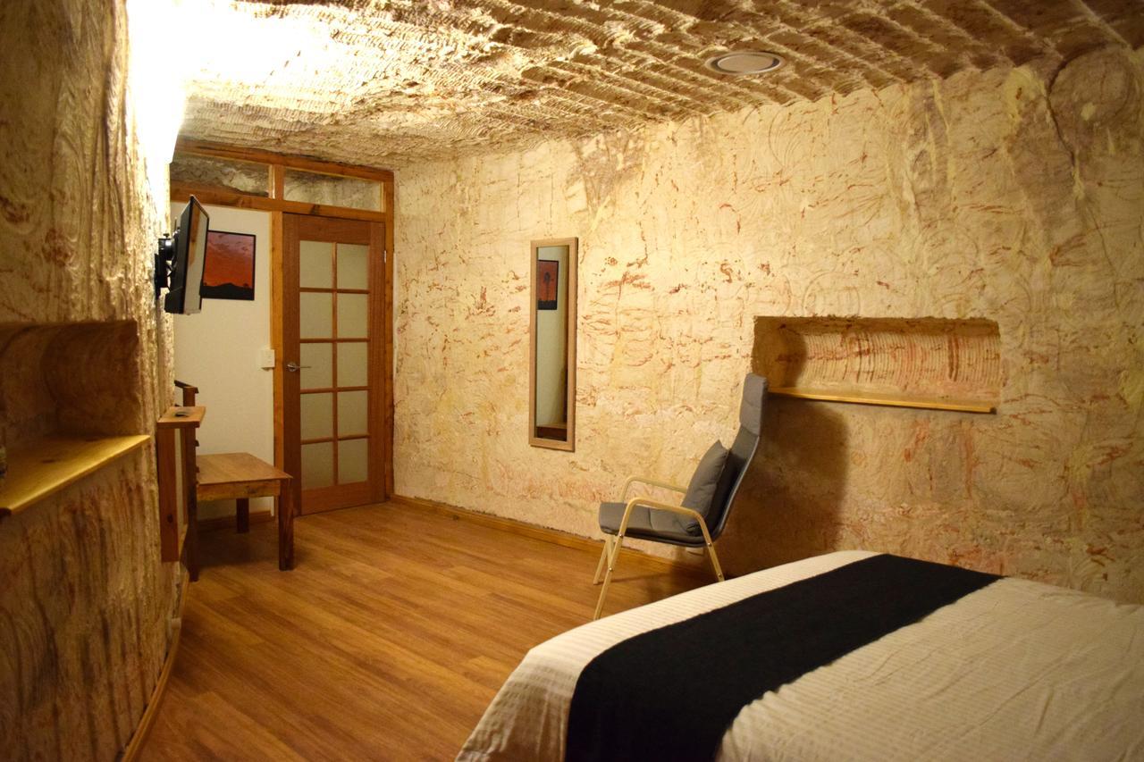Dug Out B&B Apartments Coober Pedy Exterior foto