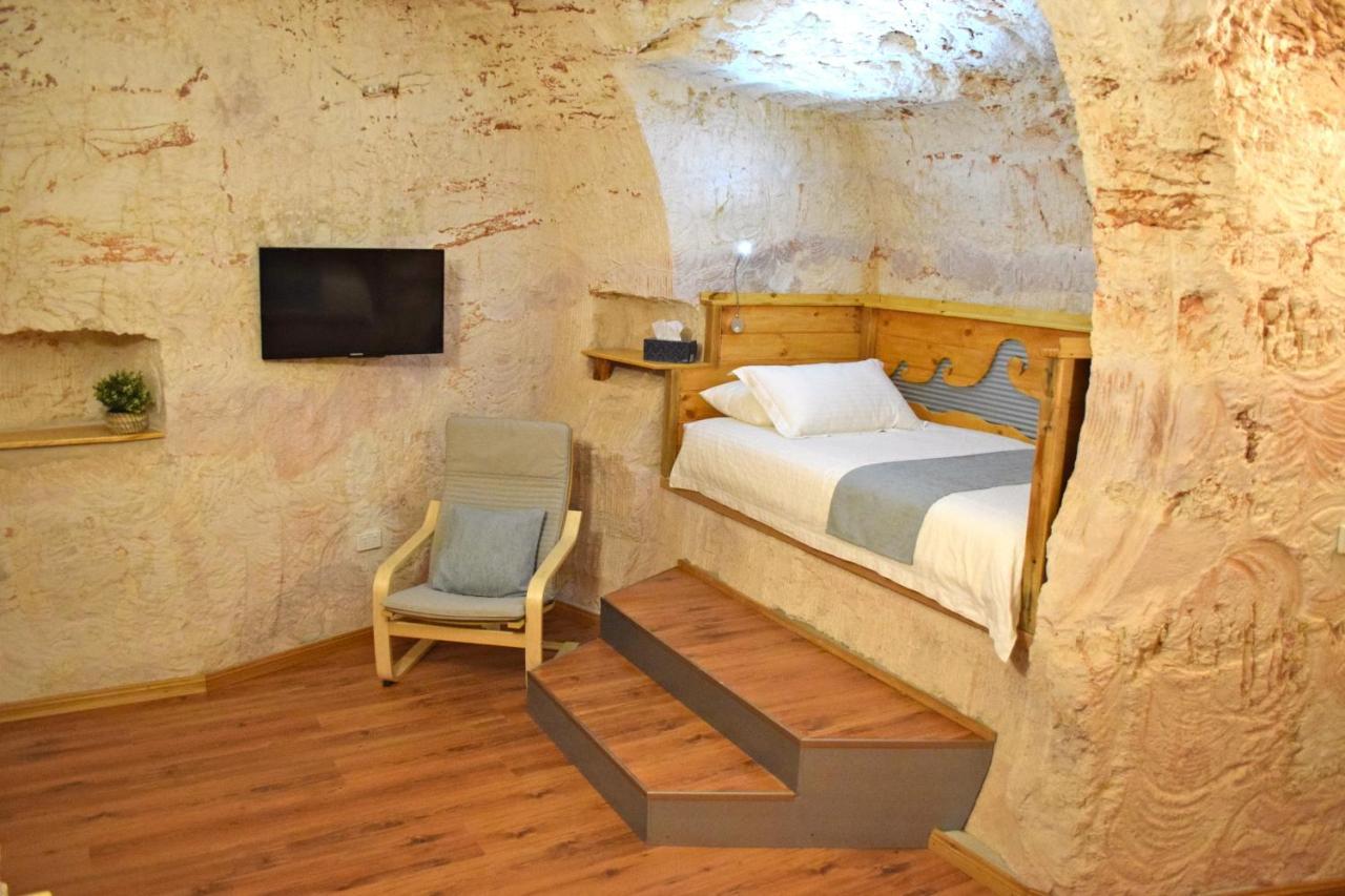 Dug Out B&B Apartments Coober Pedy Exterior foto