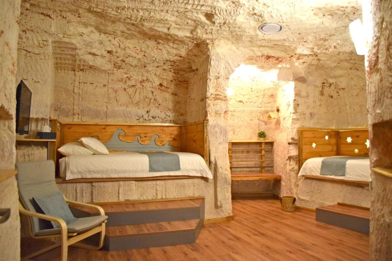 Dug Out B&B Apartments Coober Pedy Exterior foto